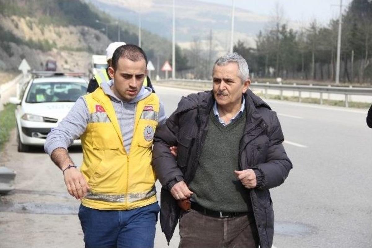 Annesinin Mezarını Ziyarete Giderken Kazada &Ouml;ld&uuml;