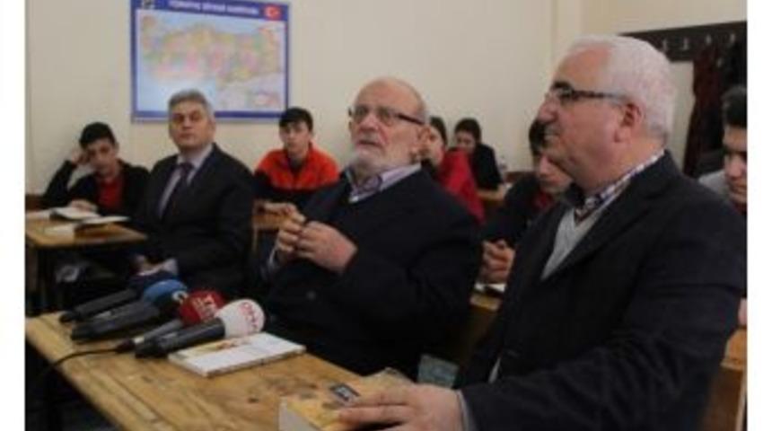 Necati Hoca Yeşil Sahalardan Sonra Eğitime De Renk Kattı