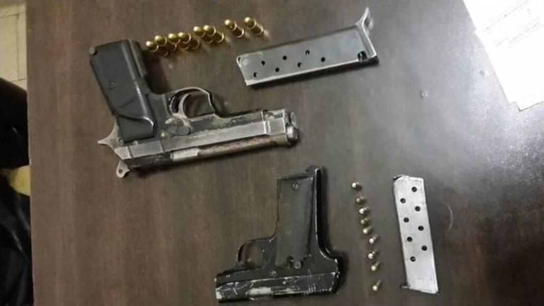 Bağlar&rsquo;da Polis 20 Adet Ruhsatsız Tabanca 8 Adet Av T&uuml;feği İle 195 Adet Fişek Yakaladı