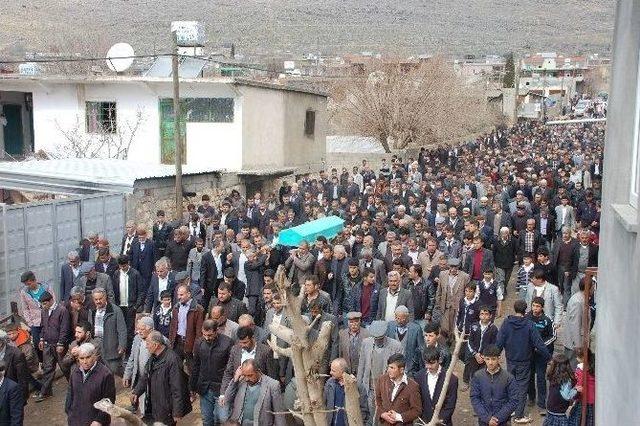 Kırklareli’nde Ölü Bulunan Üniversite Öğrencisi Adıyaman’da Toprağa Verildi 1