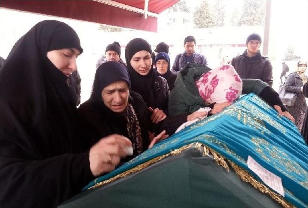 Zehirlenen &Ccedil;e&ccedil;en Son Yolculuğuna Uğurlandı