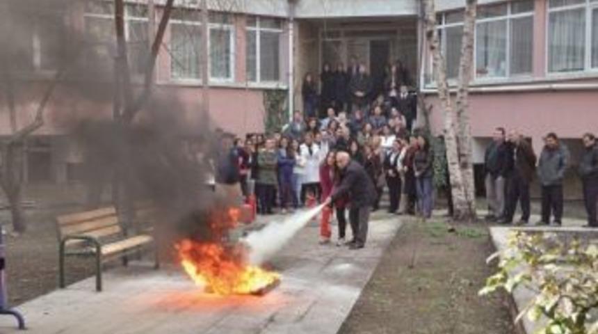 Kız Öğrencievinde Yangın Tatbikatı