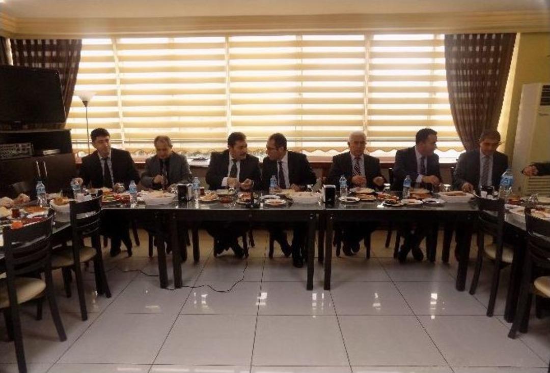 Yeni Y&ouml;neticilerle Edremit Eğitimine Hareket Geldi