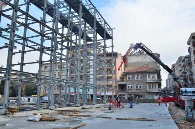 Otopark Inşaattında Yerinden &Ccedil;ıkan Vin&ccedil; Sepetinden D&uuml;şen 3 Iş&ccedil;i Yaralandı 3