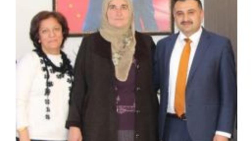 Emsal Teyze&rsquo;den Başkan Cabbar&rsquo;a Teşekk&uuml;r Ziyareti