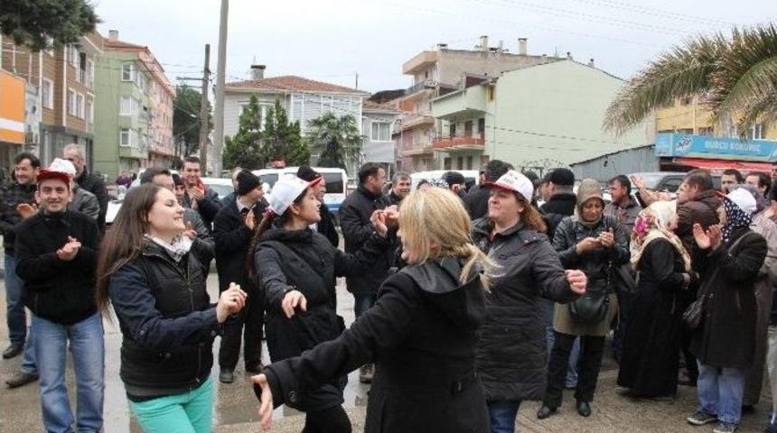 (&ouml;zel Haber) İşten &Ccedil;ıkarılan Kafkas İş&ccedil;ileri G&ouml;bek Atarak Eylem Yaptı