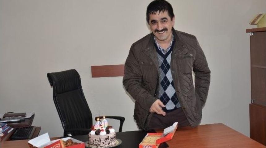 G&ouml;revi Başında S&uuml;rpriz Doğum G&uuml;n&uuml;