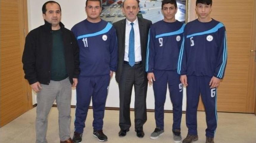 Erenler G&uuml;reş Spor Kul&uuml;b&uuml;nden &Ouml;zt&uuml;rk&rsquo;e Teşekk&uuml;r Ziyareti