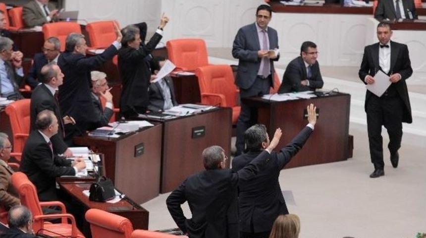 İ&ccedil; G&uuml;venlik Paketi G&ouml;r&uuml;şmelerinde Muhalefetten Yeni Taktik