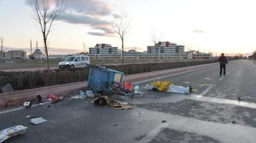 Simit Satmaya Giderken Otomobilin &Ccedil;arpması Sonucu &Ouml;ld&uuml;