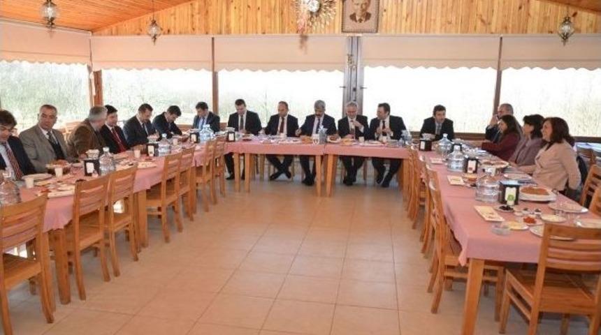 &Uuml;z&uuml;lmez Ve H&uuml;lag&uuml; Ekok&ouml;y&rsquo;de Buluştu