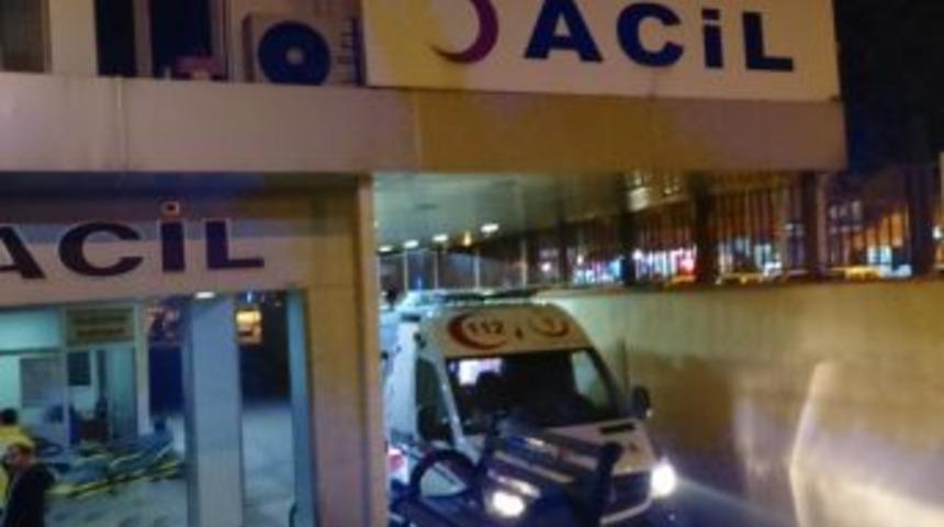 Adıyaman&rsquo;da Motosikletle Otomobil &Ccedil;arpıştı: 1 Yaralı