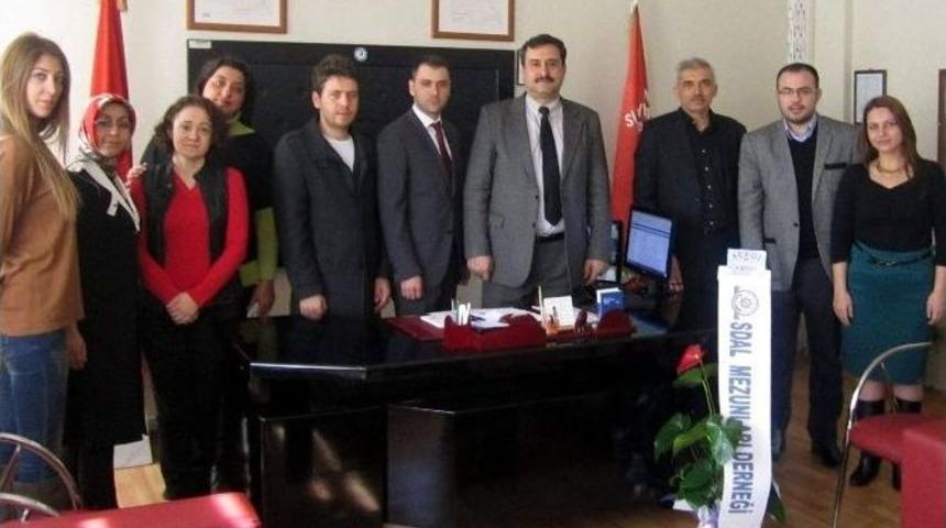 S&uuml;leyman Demirel Anadolu Lisesi Mezunları Okullarını Ziyaret Etti