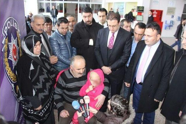 Yüzünde Tümör Çıkan Tuğsem, Tedavi İçin İstanbul’a Gitti