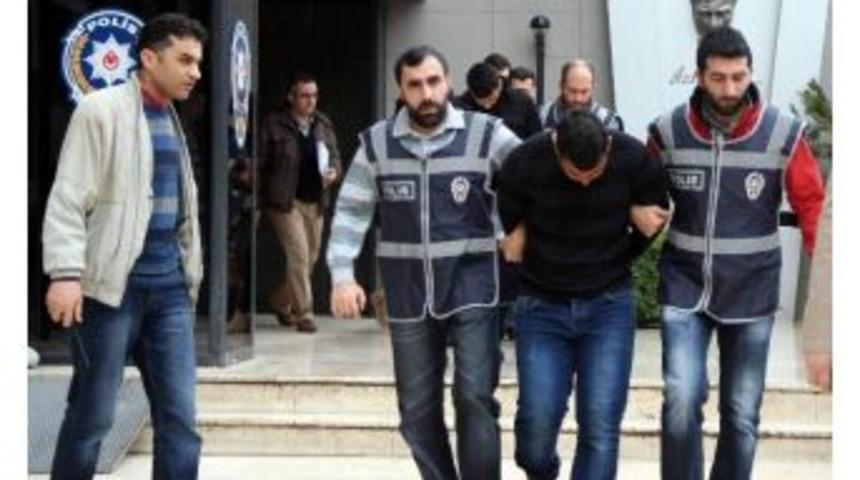 155&rsquo;ten Arayıp Dolandırıyorlardı, 4&rsquo;&uuml; De Tutuklandı