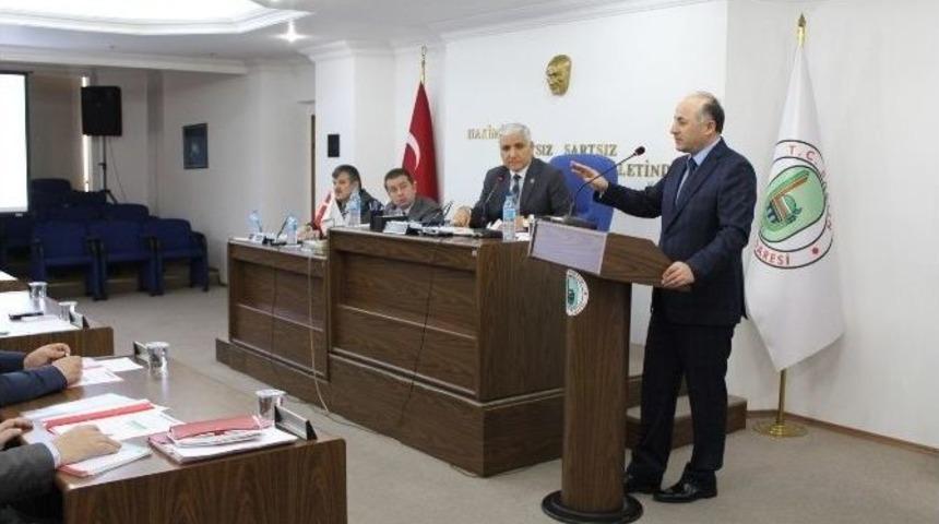 Vali Azizoğlu: "y&uuml;r&uuml;mek Yasak, Koşacağız"