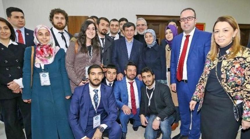 Gen&ccedil;ler Silahların Susması İ&ccedil;in Yola &Ccedil;ıktı