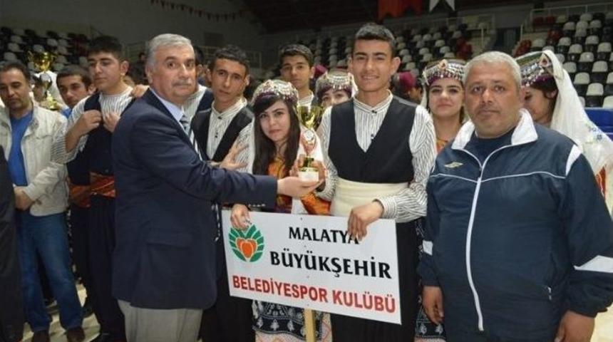 Halk Oyunları Yarışları Sonu&ccedil;landı