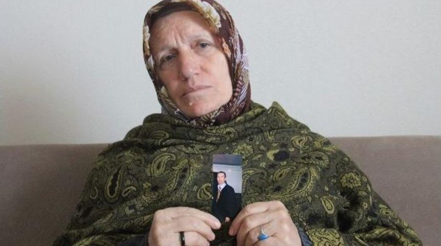 3 Yıldır Haber Alamadığı Oğlunun Hasretini &Ccedil;ekiyor