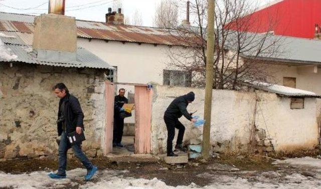 Emekli Bekçi, Boşanmak Isteyen 35 Yıllık Eşini Başından Vurdu