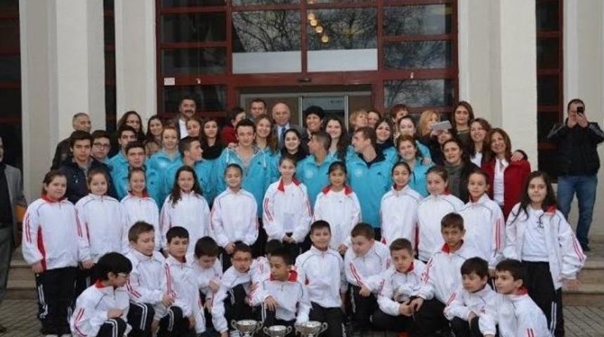 &Ouml;d&uuml;ll&uuml; Folklorc&uuml;lerden S&uuml;leymanpaşa Belediye Başkanı Ekrem Eşkinat&rsquo;a Ziyaret