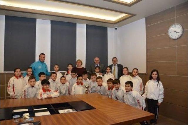 Ödüllü Folklorcülerden Süleymanpaşa Belediye Başkanı Ekrem Eşkinat’a Ziyaret 2