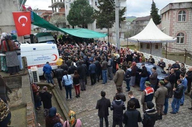 İntihar Eden Asker Toprağa Verildi