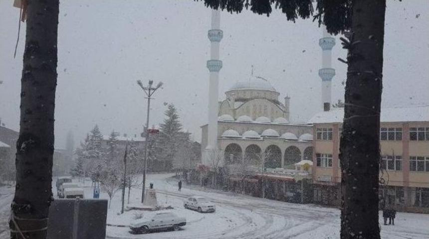 Tokat&rsquo;a Mart &rsquo;kar&rsquo;ı Yağdı