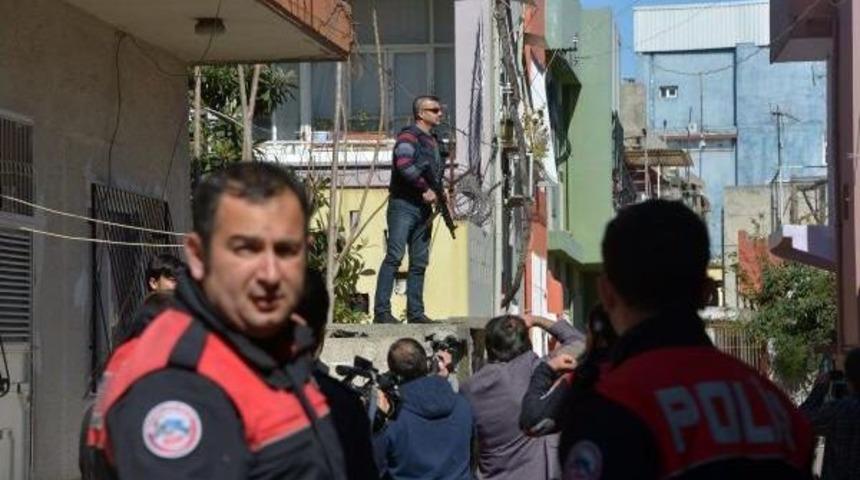 Kira Kavgası Y&uuml;z&uuml;nden Annesini Rehin Aldı