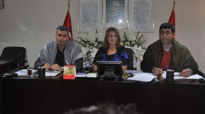 Hdp&rsquo;li İl Genel Meclisi &Uuml;yelerinden &rsquo;poşulu&rsquo; Protesto