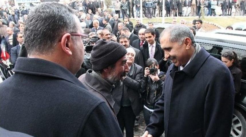 Vali &Ouml;mer Faruk Ko&ccedil;ak Elazığ&rsquo;a Veda Etti