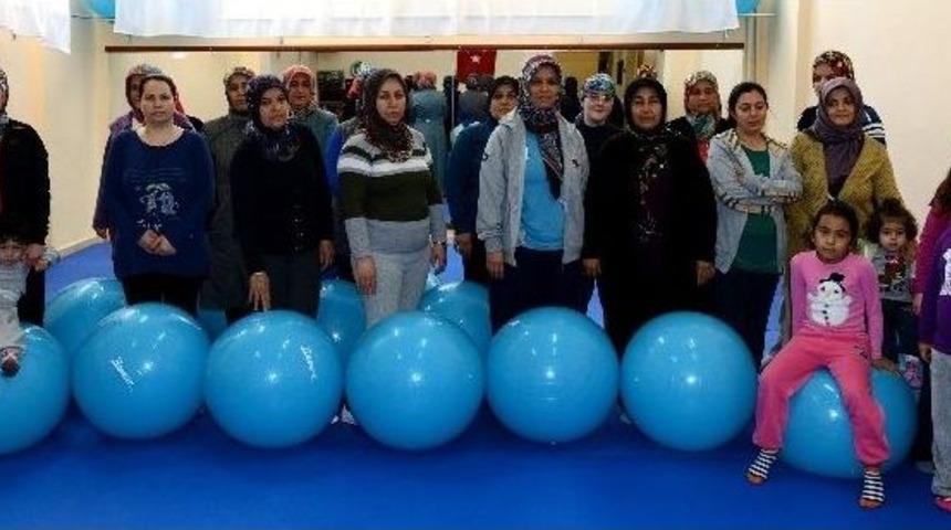Kumluca Belediyesi Ve Hem&rsquo;den Kadınlara Step Aerobik Kursu
