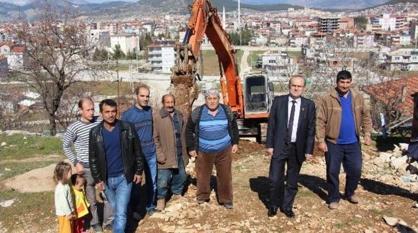 Bucak&rsquo;ta Yeni Yol A&ccedil;ma &Ccedil;alışmaları Devam Ediyor