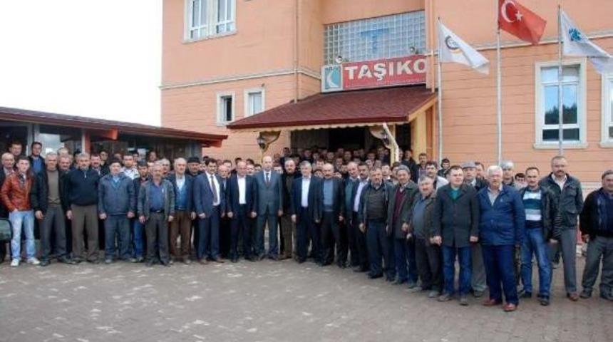 Ağa&ccedil; &Uuml;r&uuml;nleri Fabrikasındaki Grev Kamyoncuları Mağdur Etti