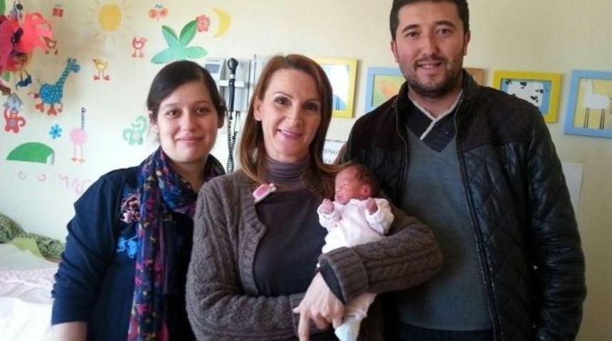 32 Haftalık D&uuml;nyaya Gelen Elif Bebek Sağlığına Kavuştu