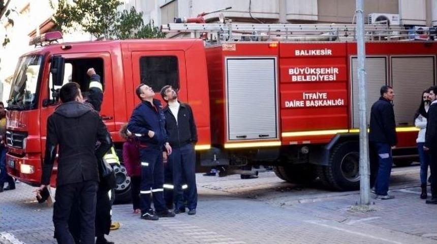 Bandırma&rsquo;daki Baca Yangını Korkuttu