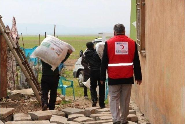 Almanya’dan Silopi’deki Ezidilere Yatak Ve Giyim Yardımı