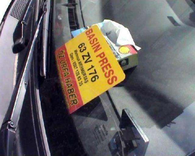 Polis Rozeti Ve Sahte Basın Kartıyla Yakalandı 1