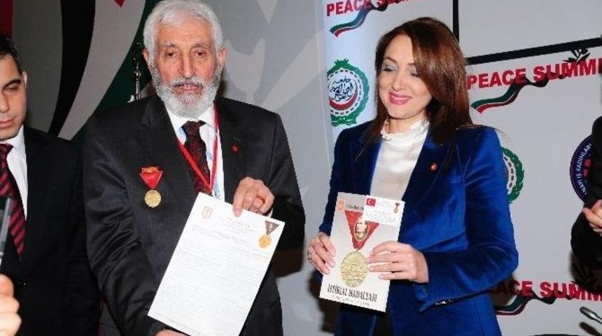 T&uuml;rkiye Patronlar D&uuml;nyasının Başkanı Atasoya&rsquo;a Gazilerden Şeref &Ouml;d&uuml;l&uuml;