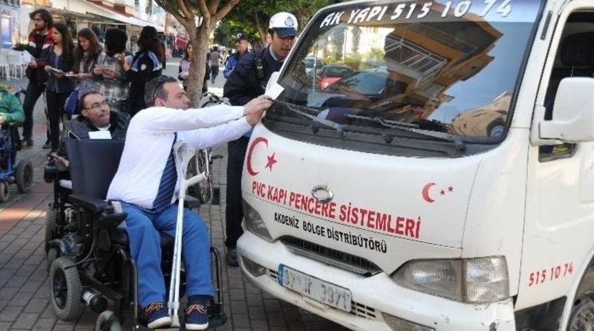 Alanya&rsquo;da Engellilerden Broş&uuml;rl&uuml; Tepki