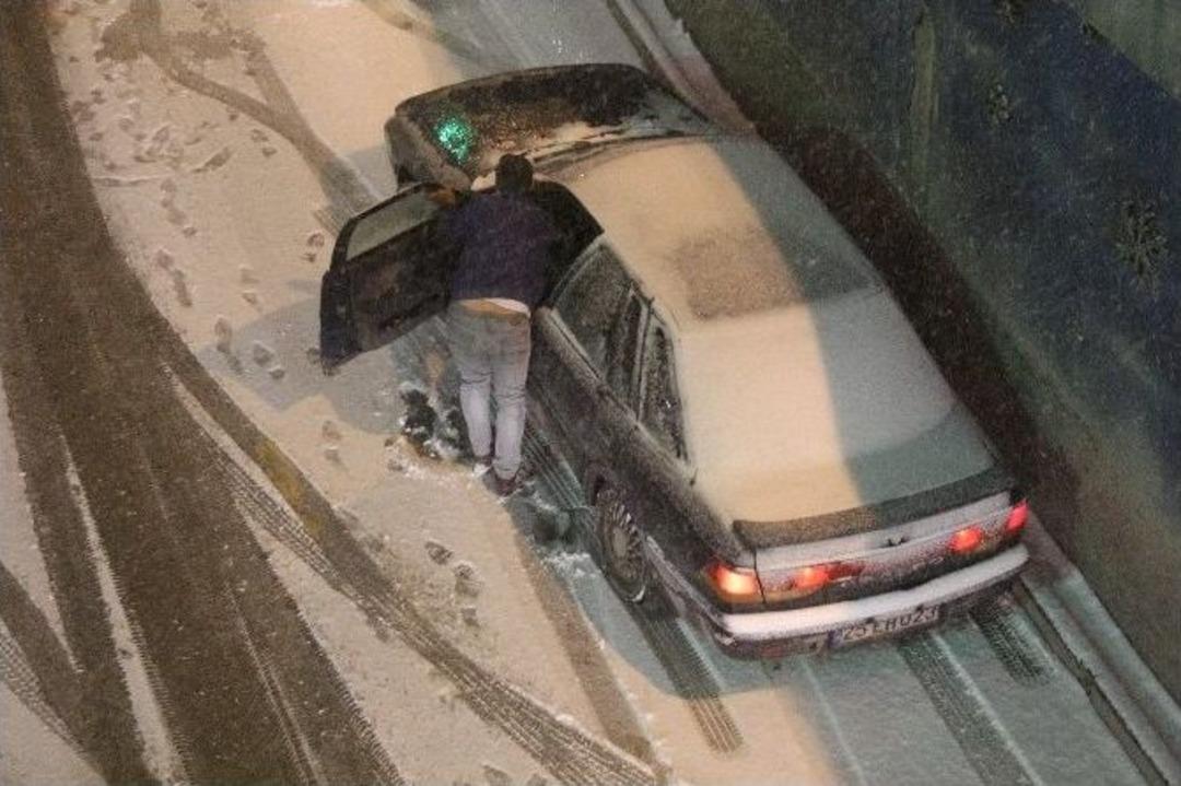 Erzurum&rsquo;da Kar Ve Tipi Trafiği Fel&ccedil; Etti