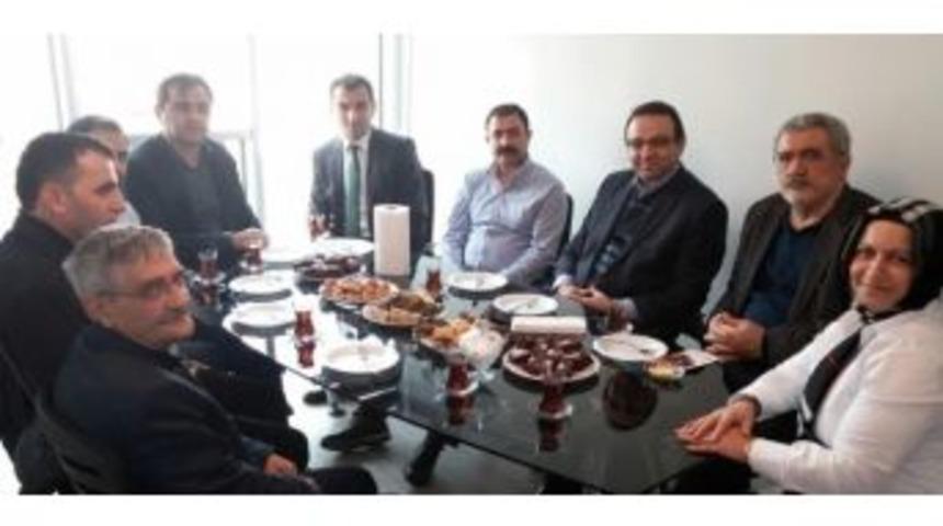 Ak Partili Kurtaran&rsquo;a Hemşerilerinden Destek