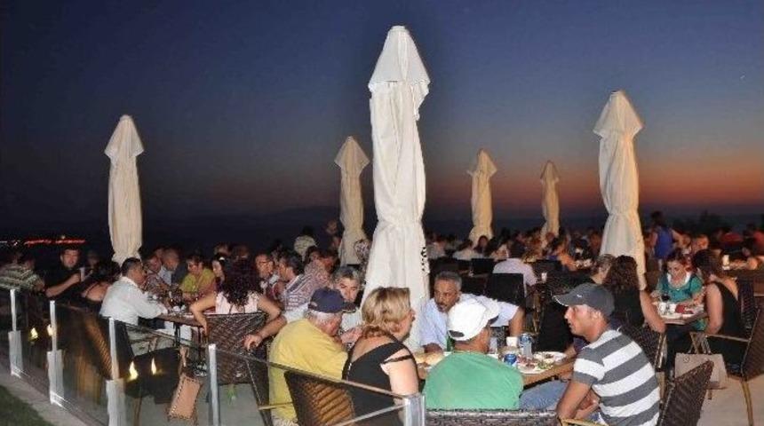 Kuşadası Belediyesi&rsquo;nin &Ccedil;ay Bah&ccedil;eleri Ve Plajları Belediye Şirketine Devredildi