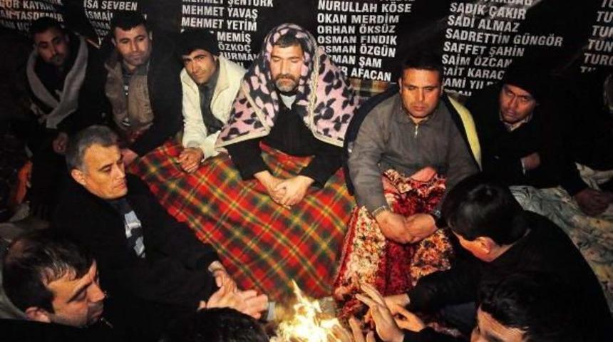 Somalı Maden Iş&ccedil;ileri Eylemini S&uuml;rd&uuml;r&uuml;yor