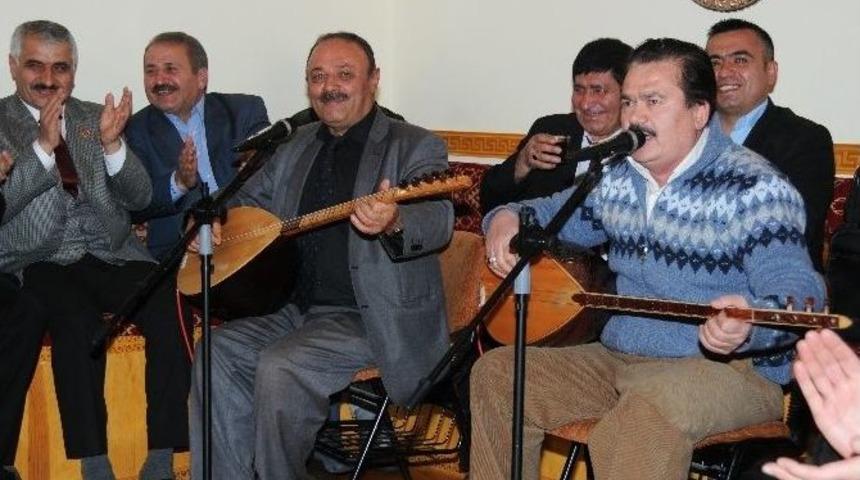 Dede Torun Evi&rsquo;nde Aşıklar Atışması