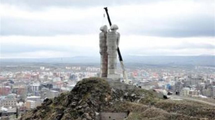 Artist &lsquo;To Party With&rsquo; Erdoğan&rsquo;S Money