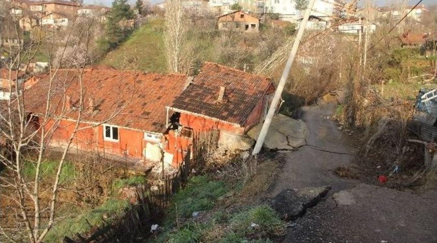 Karab&uuml;k&rsquo;te Heyelan