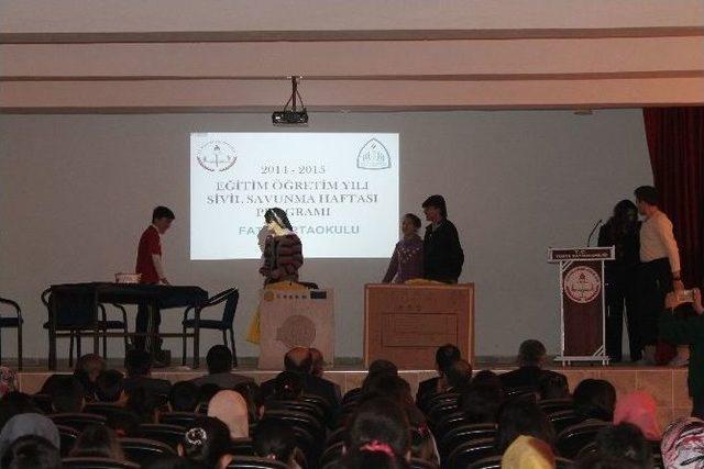 Tosya&rsquo;da &Ouml;ğrencilere Deprem Anlatıldı 1