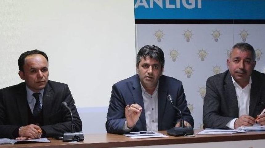 Ak Parti Kepez İl&ccedil;e Başkanı İşeri, 66 Mahalle Başkanı İle Bir Araya Geldi