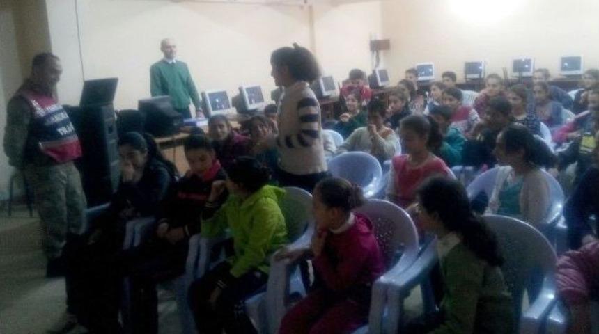 Jandarma&rsquo;dan &Ouml;ğrencilere Trafik Semineri